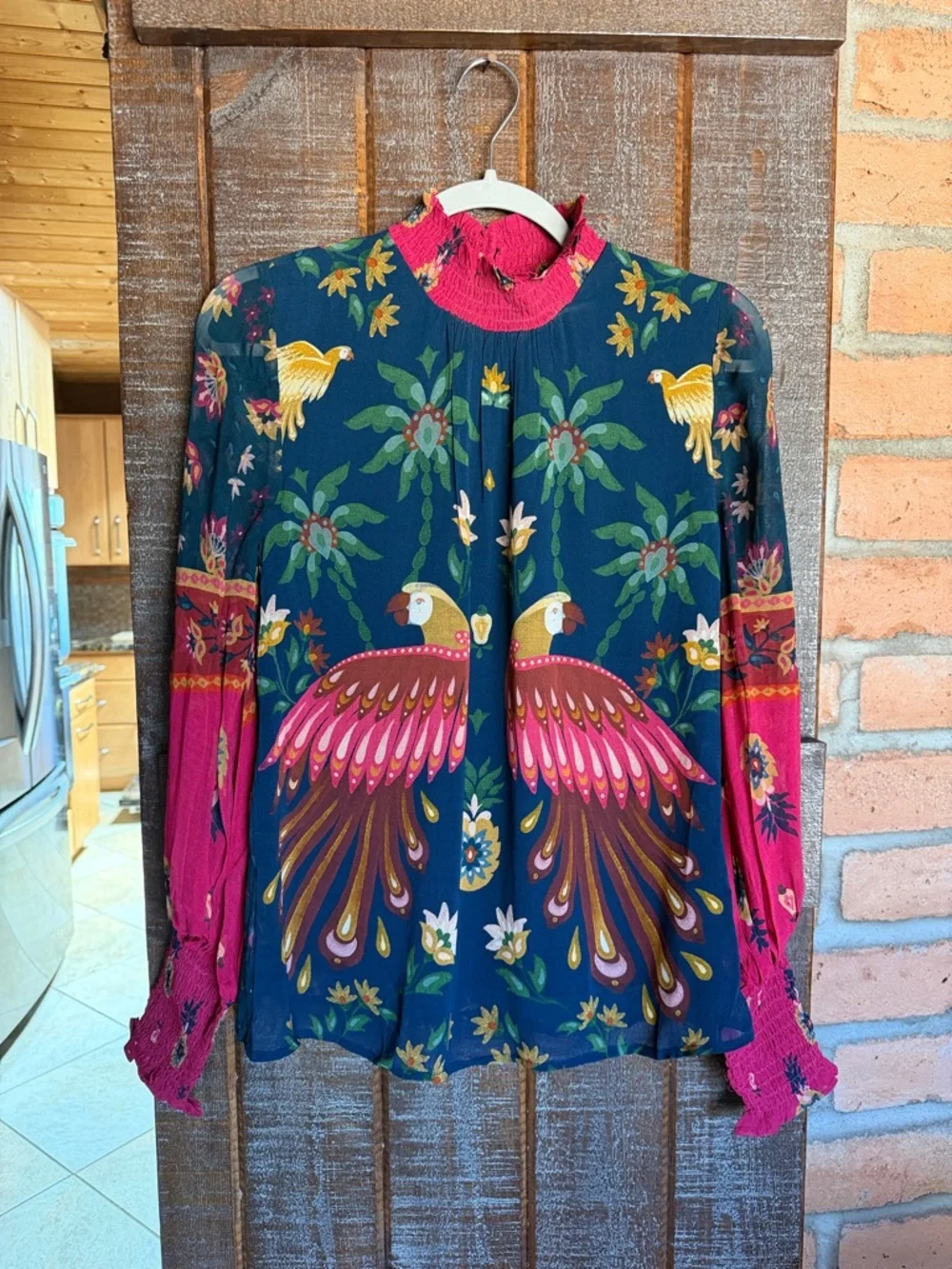 New Farm Rio Long-Sleeve Smocked Blouse size XXS tropical vacation Anthro top - Picture 3 of 13